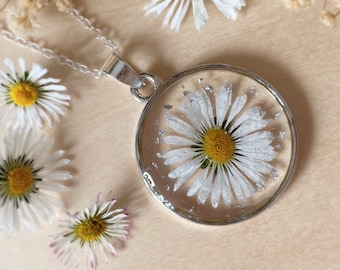 Real Daisy Flower Necklace, Birth Flower Necklace, April Birth Month Jewelry, Pressed Flower Necklace, Gift for Women, Birthday Gift for Her