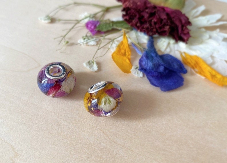 Wedding Flower Preservation Bead, Memorial Flower Charm, Flower Resin Jewelry, Bridesmaid Gift, Remembrance Bead, Mothers Day Gift, Nan Gift image 1