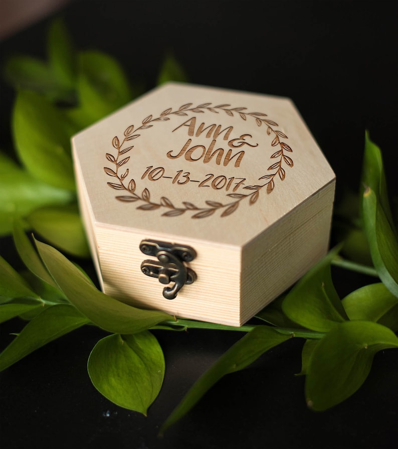 Handmade Rustic Geometric Wooden Ring Box Modern Wedding Jewelry Personalized Hexagon Ring Box Custom Decoration Vintage Ring Box