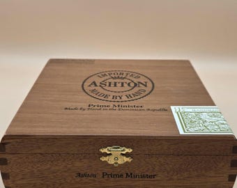 ASHTON Prime Minister Empty Wooden Cigar Box with metal hinges and clasp