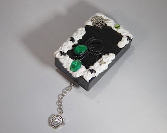 Gothic Decora Trinket Box/Zigarette Fall