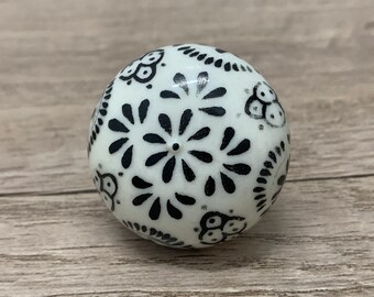 Maniglia per mobili tirare pomello in porcellana bianco nero maniglia in ceramica tirare cassettiera cassettiera tirare cucina ante ante decorativa manopola