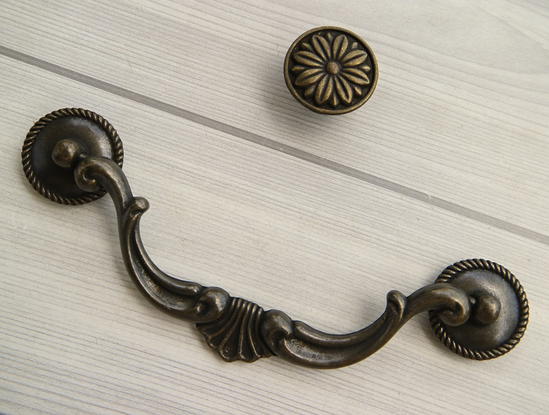 5.5" Dark antique bronze drawer handle pull flower cabinet door knob kitchen cupboard pull drop bail dresser handle furniture swing pull 140