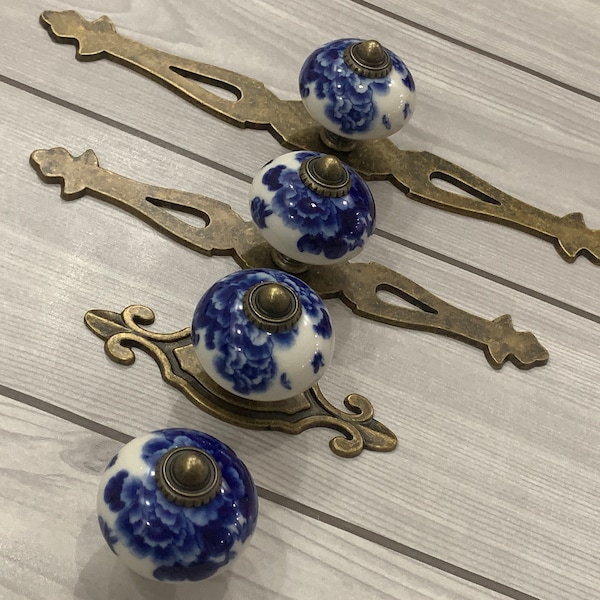 Blue white ceramic handle knob flower handle pull porcelain knob wardrobe handle furniture knob cupboard handle antique bronze back plate