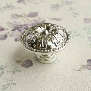 Shiny silver dresser handle knob kitchen cabinet cupboard door pull polished chrome furniture decorative handle knob woodworking hardware