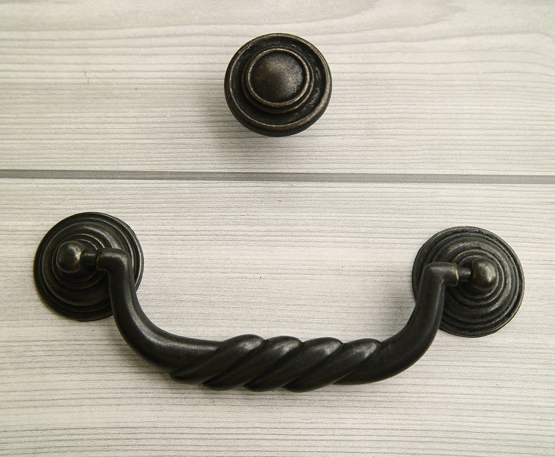 4-Pack Antique Copper Bail Drawer Pulls – 2-1/2 Inch Hole Centers, Vintage Cabinet Handles