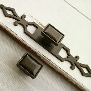 Antique bronze dresser cabinet knob rustic drawer handle pull vintage style cupboard knob wardrobe furniture handle pull back plate retro
