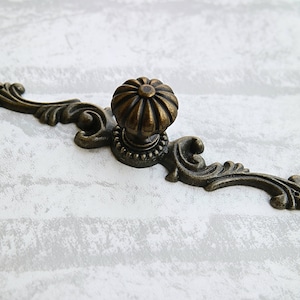 Small dresser handle pull antique bronze drawer handle knob cabinet door handle mobili knob kitchen cupboard handle pull rustic back plate