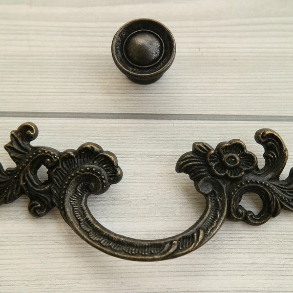 2.5" Dark antique bronze drawer handle pull rustic dresser knob cabinet pull flower leaf cupboard knob distressed handles vintage 2 1/2“ 63