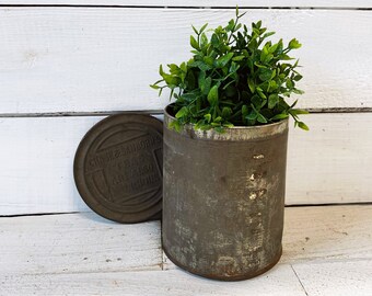 Scout /& Company Vintage-Styled Milk Bottle in Primitive Wire Basket Farmhouse Decor
