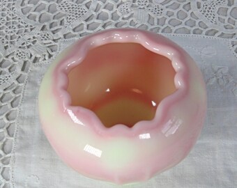 Vintage Fenton Glossy Burmese Uranium Rose Bowl