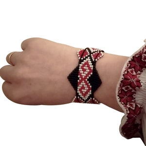 Ukrainian style beaded bracelet, bukovyna ornament beaded bracelet, handmade beads Ukrainian Bracelet, Trendy boho bracelets for women,