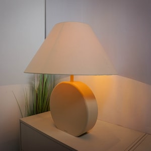 Large Vintage 80s Bony Design, cream white heavy wood Table Lamp,Mid Century Modern, flat and round figure, cream white modern lampshade