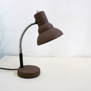 Vintage Braun und Chrom Schreibtischlampe, Arbeitslampe, Tischlampe, Bürolampe, Mid Century Modern, Space Age, Made in Italy, 1960er/70