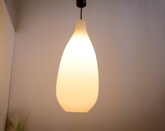 1960s, Peill and Putzler, White Matt Glass, Malta Lamp, de Aloys F. Gangkofner, Alemania, grande