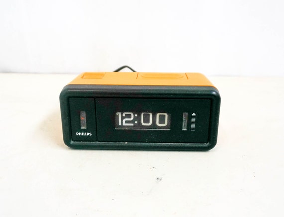 1970s Philips Vintage Flip Clock - Model HR 5272, Ocher Yellow