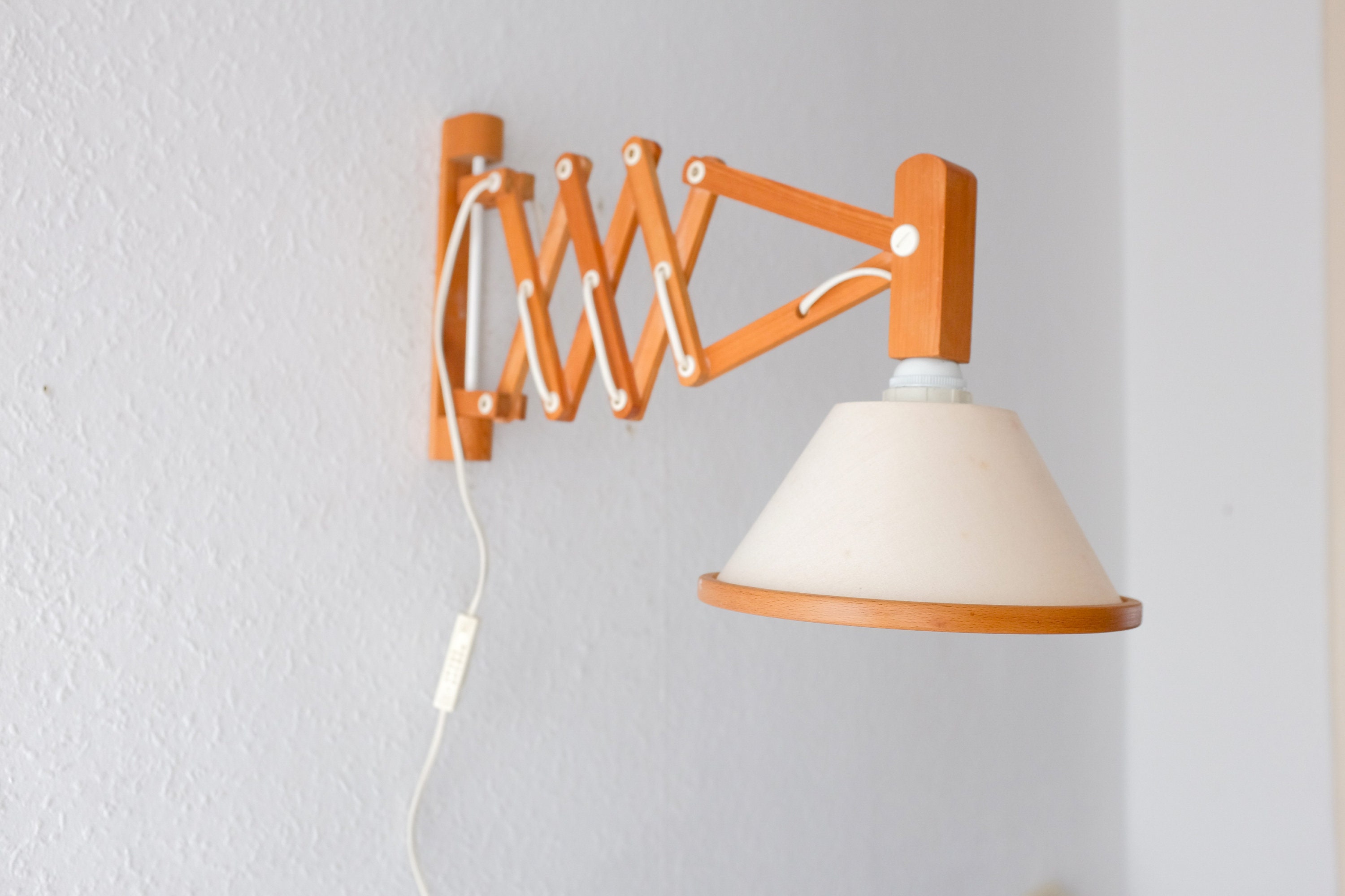 Gymnast analyseren lavendel Ikea Vintage wood scissor lamp / harmonica lamp mid century - Etsy Nederland