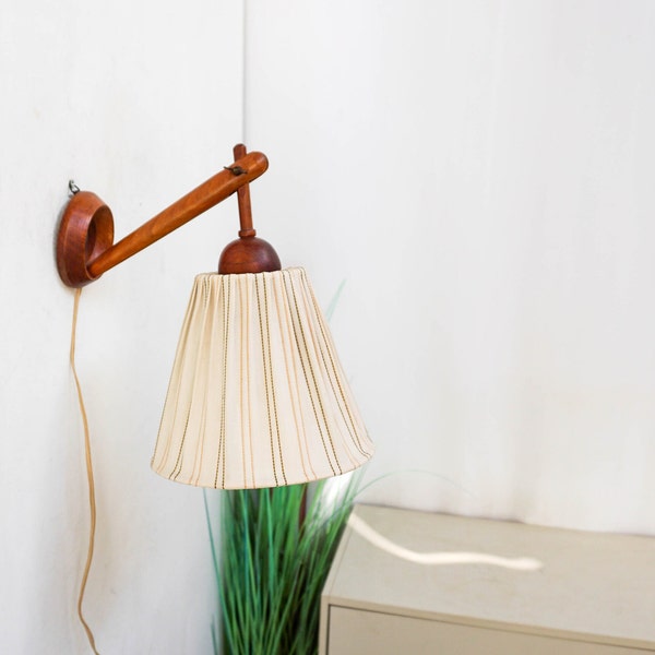 Mid Century Modern teak Wall Mounted Arm Lamp, Danish Modern Lighting, 60s, Scandinavian, Danish, Dutch, Wall lamp, wooden sconce with shade