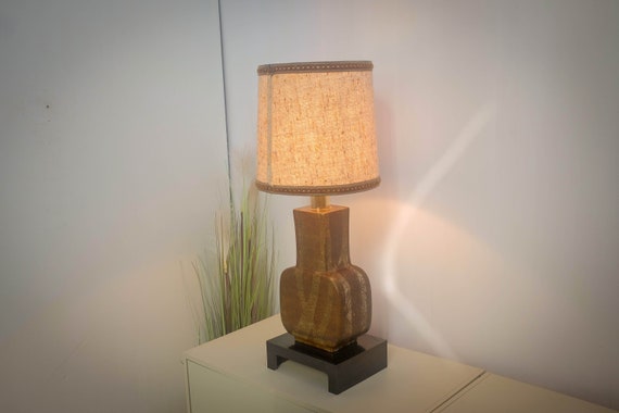 Vintage ceramic lamp on sale shade
