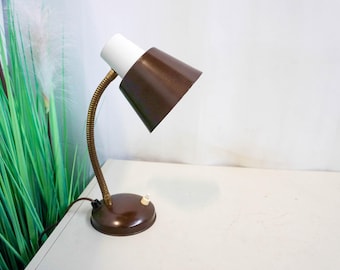 Lampa stołowa vintage Hala Zeist, holenderski design ok. 60., brązowo-biała metalowa lampa stołowa
