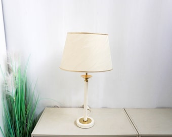 1980s White Metal Table Lamp with gold metal Trim Base, cream white modern lampshade, hollywood regency style