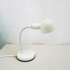 Vintage Veneta Lumi, weiße Schreibtischlampe, Arbeitslampe, Tischlampe, Bürolampe, Mid Century Modern, Space Age, Made in Italy, 1980er Jahre