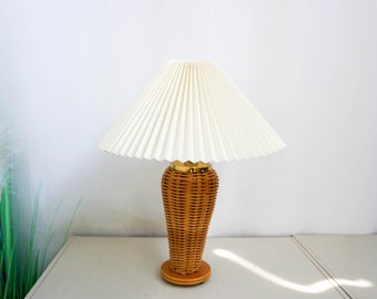 Lámpara de mesa Mid-Century de ratán de los años 80