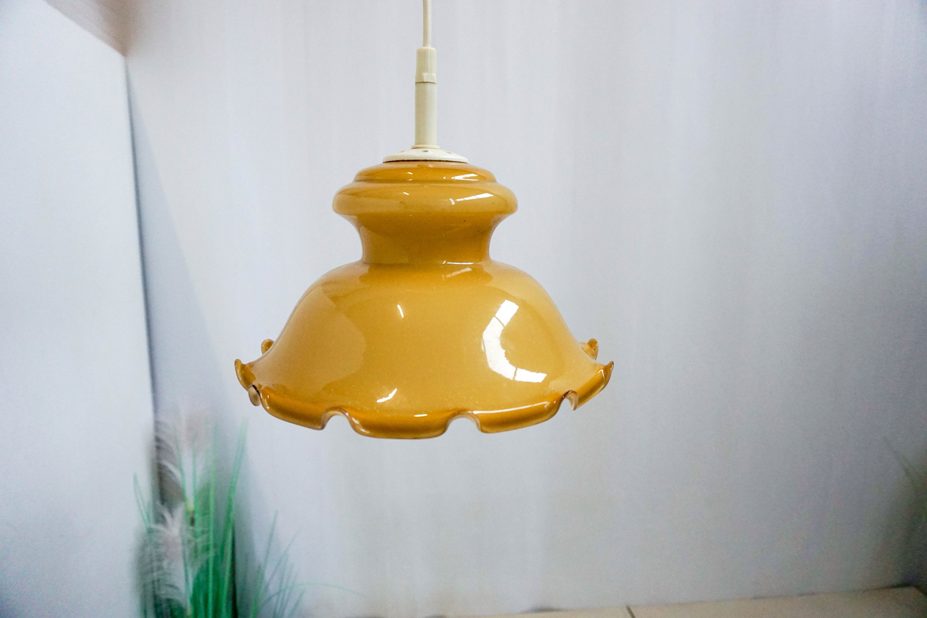 ム*マ様 グリーンガラス ペンダントライト フリルエッジ 2c4269e4c59cc4690dcebc6c88463f