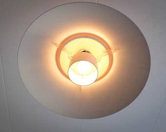 IKEA ミッドセンチュリー モダン ホワイト シーリングランプ、イエロー