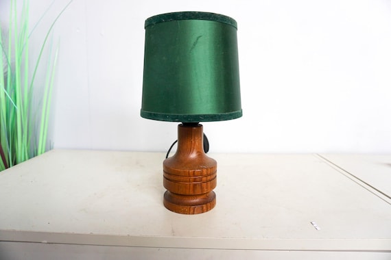 Vintage 70s swedish pine Table Lamp, Mid Century Modern, pine wood base , green clip on vintage lampshade