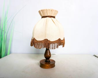 1960s Oak Wood table Lamp, Vintage table lamp 60s, table lamp, dutch design, vintage lampshade