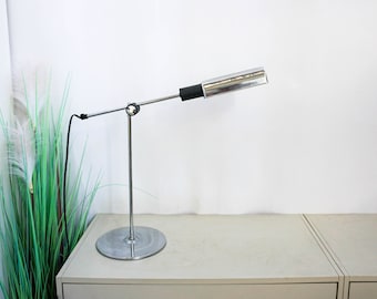 1980er Jahre, Veneta Lumi, Postmoderne, verstellbare Schreibtischlampe, Italien, Pop-Art-Chrom, Memphis-Stil, Tischlampe