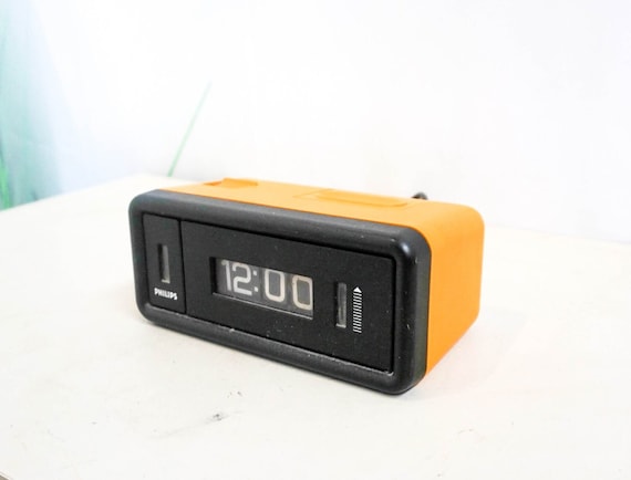 1970s Philips Vintage Flip Clock - Model HR 5272, Ocher Yellow