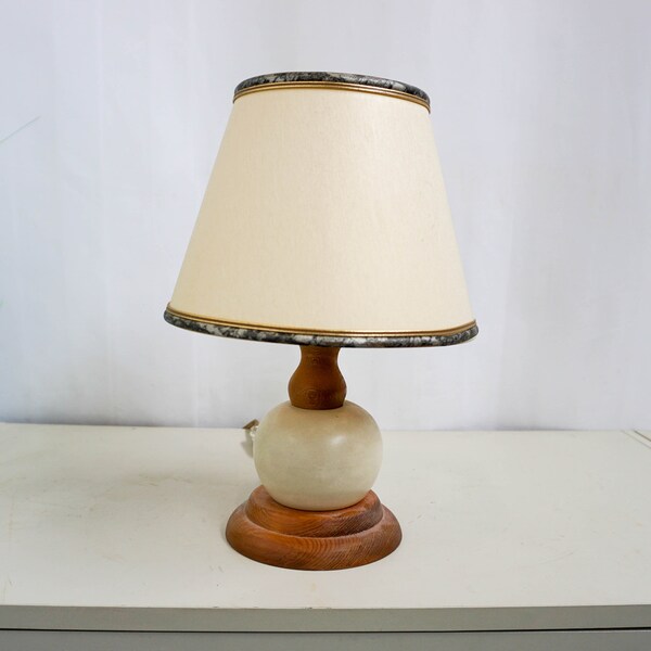 Vintage 80s danish Oak ceramic Table Lamp, Mid Century Modern, light oak wood base , cream white modern lampshade, beige ceramic base