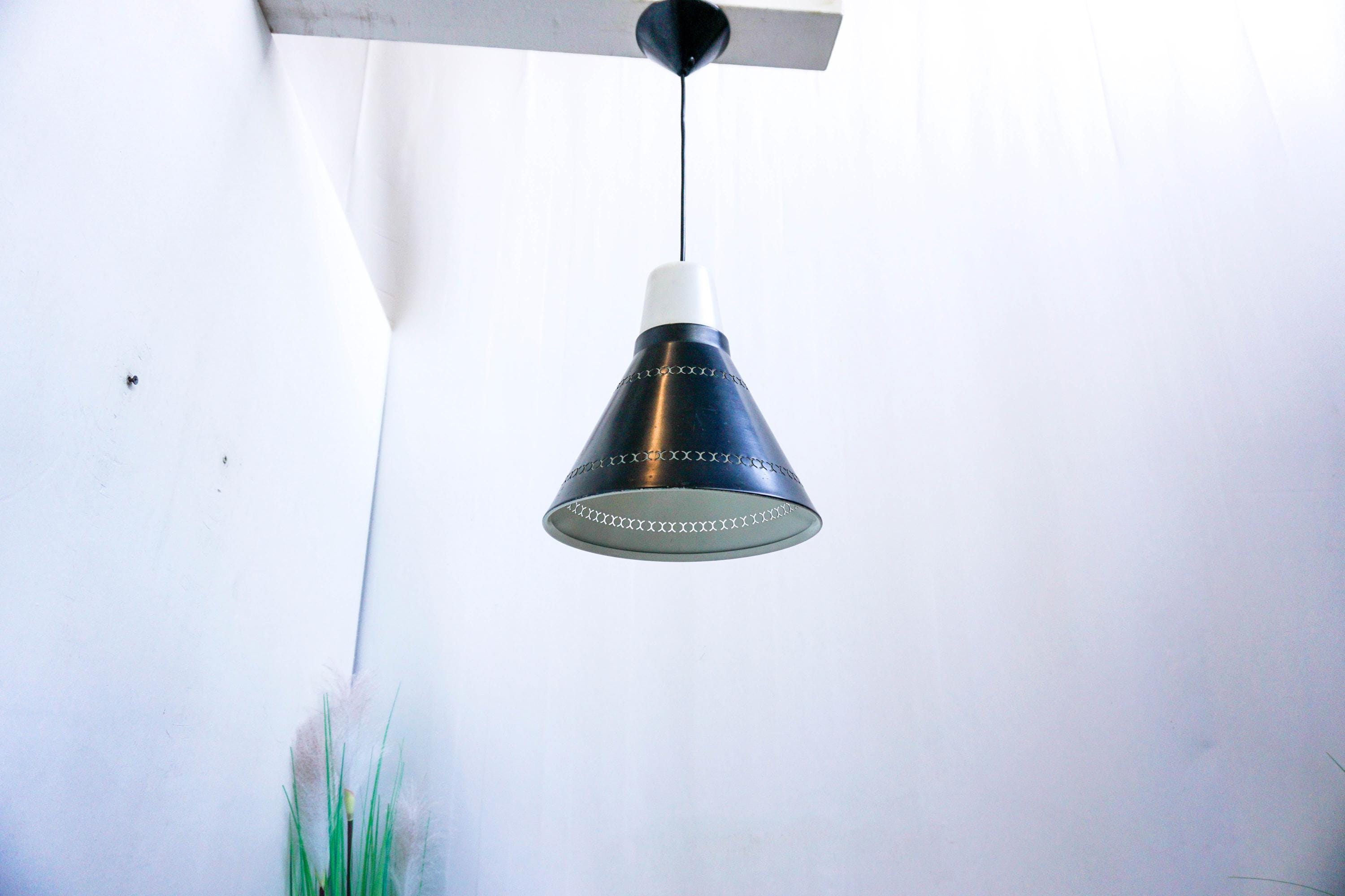 60sヴィンテージランプ made in Denmark スペースエイジ 1960s Space Age Lamp, Modern Midcentury, Black Metal, White