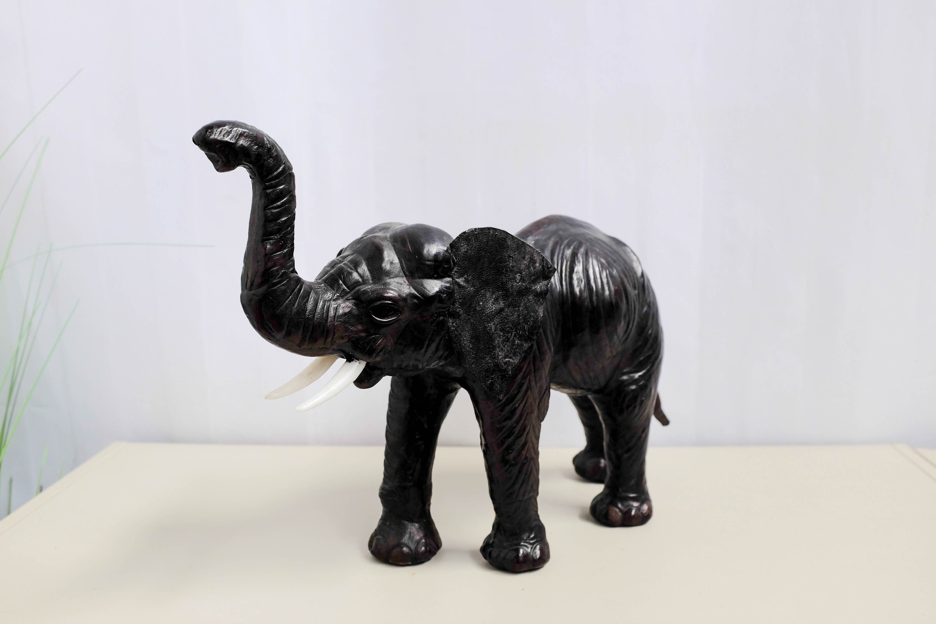 黒い象の彫刻 オランダ象の彫刻、1960年代、張り子と革 - Etsy 日本