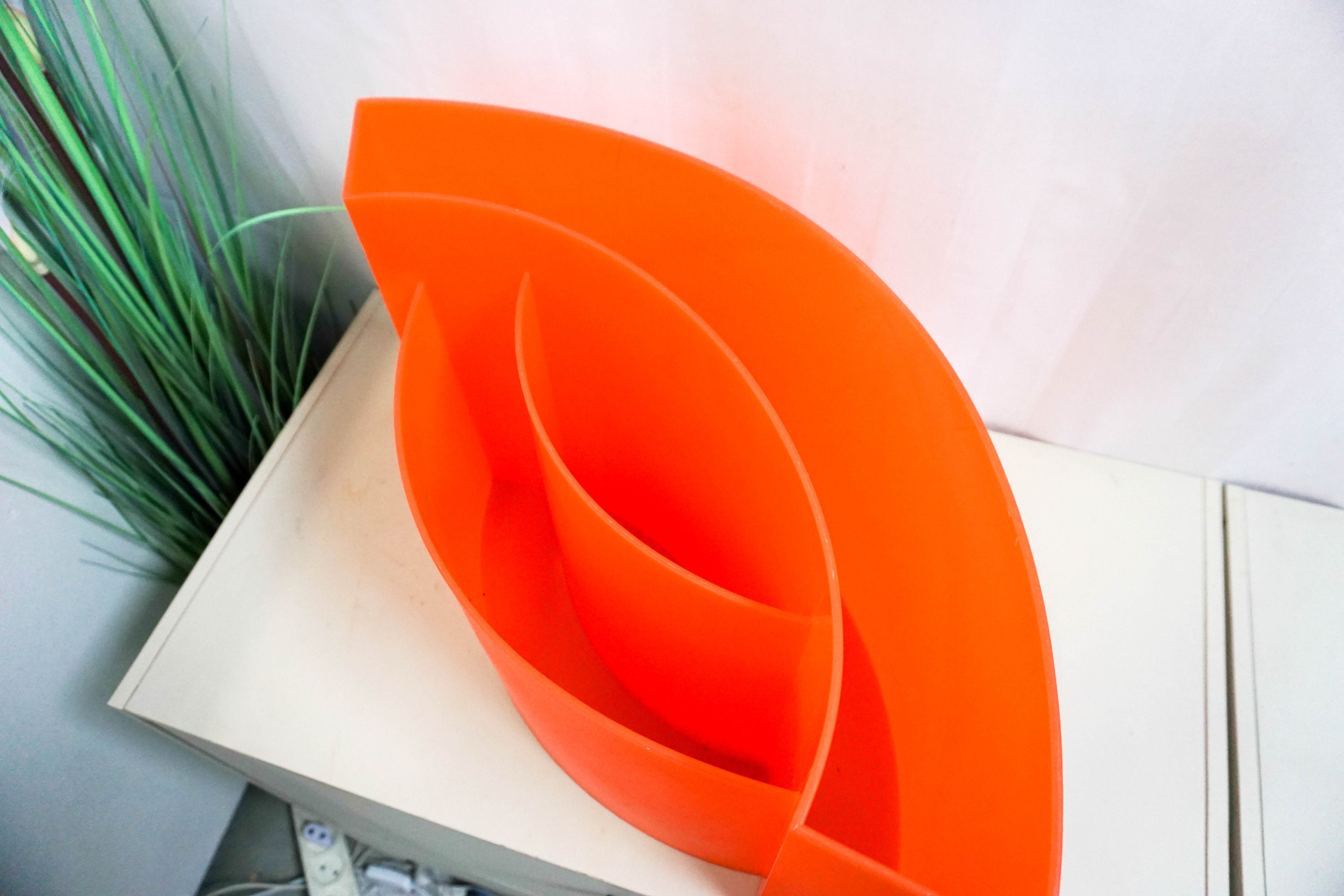 Authentics WAVE Design Maier-Aichen Zeitschriftenständer (Gebraucht) in