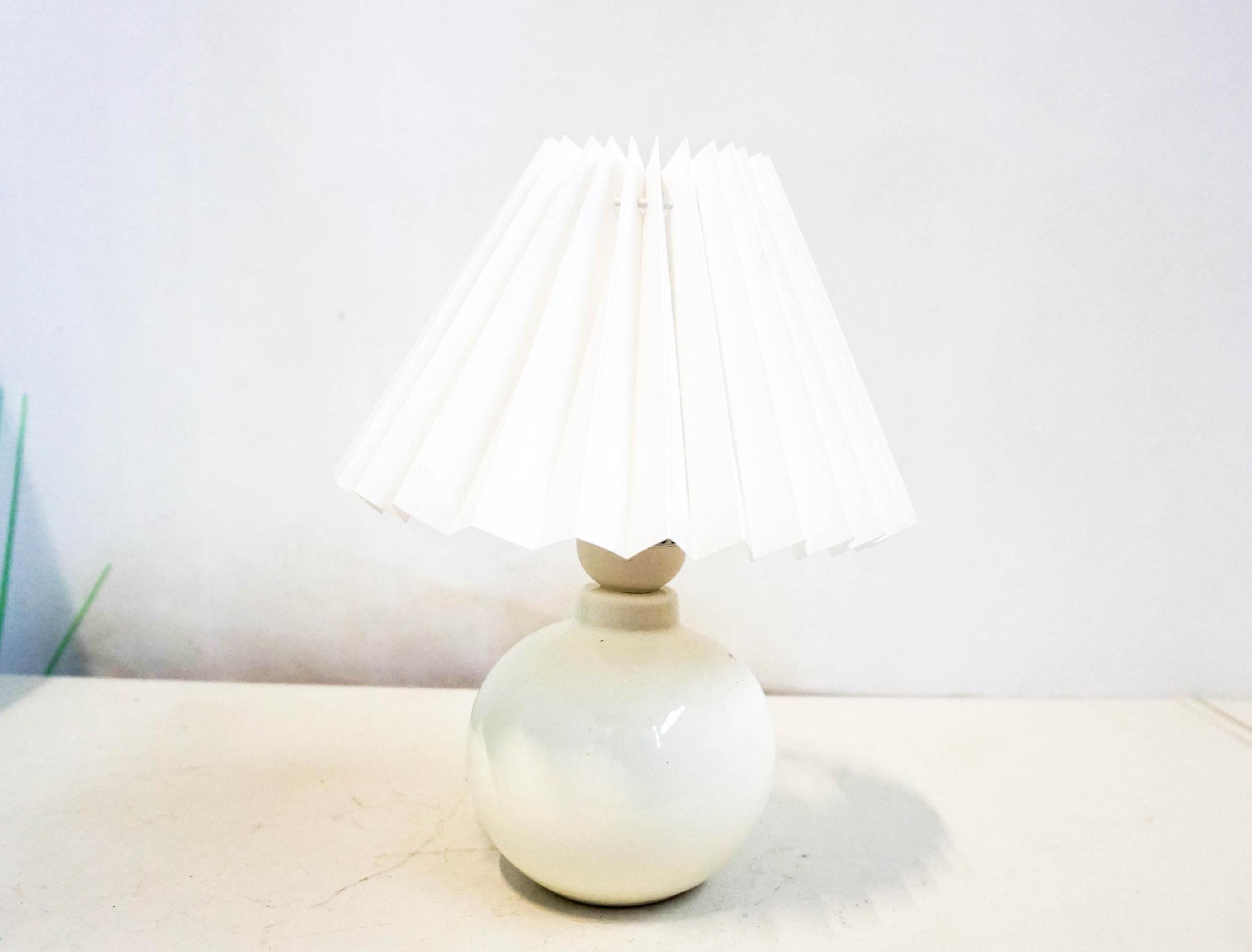 Vintage 80s Ceramic Small Table Lamp, Mid Century Modern, White
