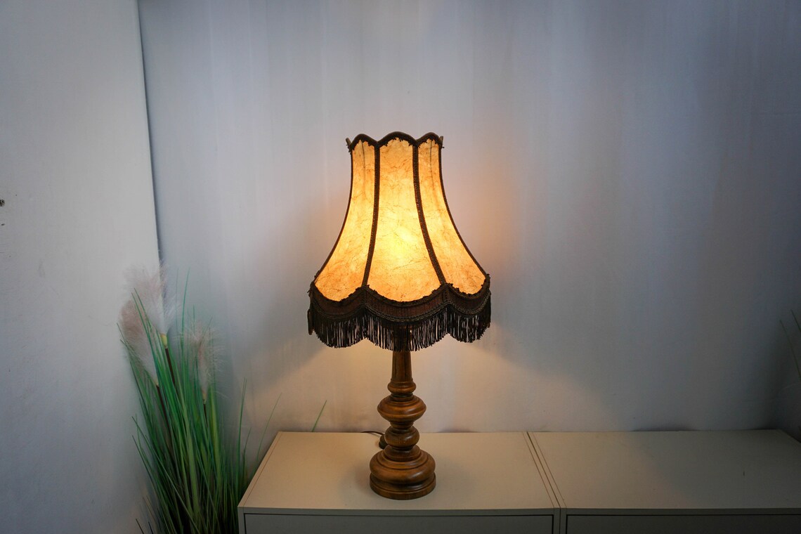 Large 1960s Oak Wood table Lamp, Very Rare Vintage table lamp 60s, table lamp, dutch design, vintage lampshade, foto 4 di 5