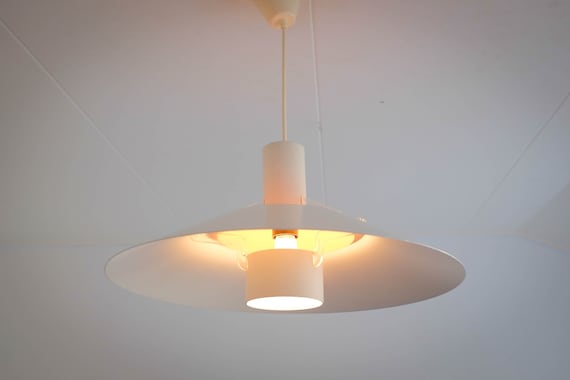 IKEA ミッドセンチュリー モダン ホワイト シーリングランプ
