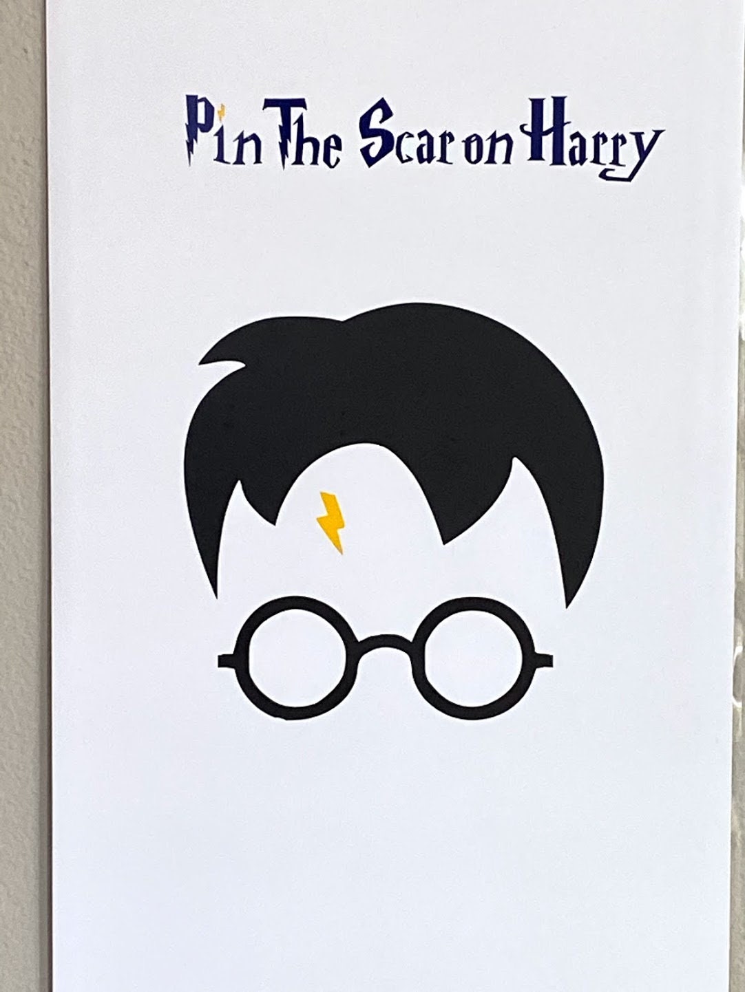 Juego de fiesta de Harry Potter Pin the Scar en Harry | Etsy