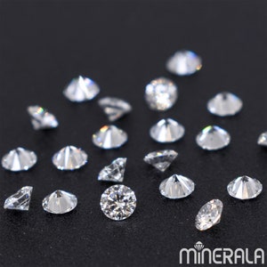 CVD Lab Grown Diamonds Faceted Round Shape D-F VS Loose Gemstone 2.50mm-3.90mm WP0274A