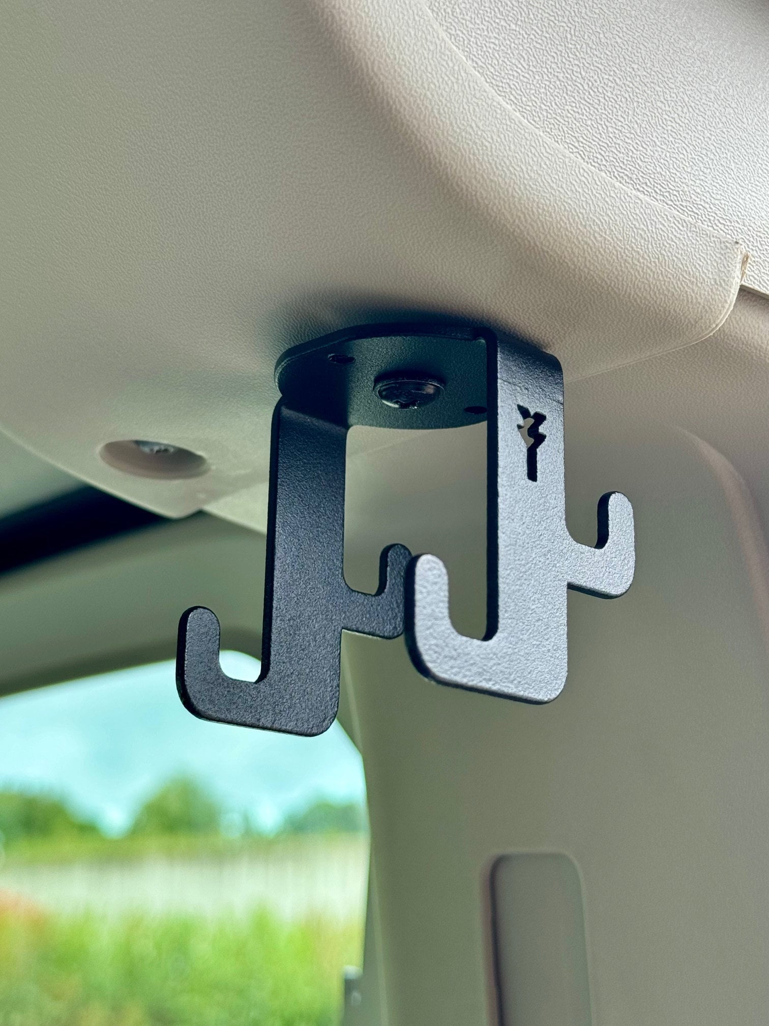 Hanging hook for screwing onto the B-pillar (Ducato, Jumper, Boxer and Movano)