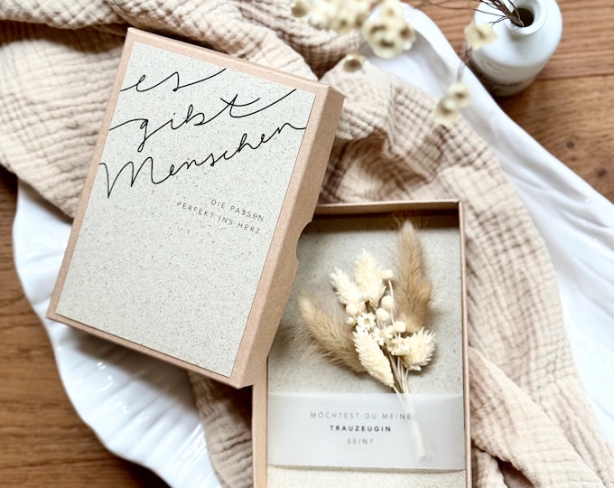 Gift box BO grass paper dried flower bouquet Will you be my maid of honor?