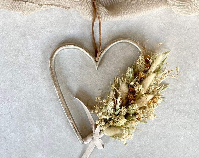 Deco pendant heart large with dried flowers