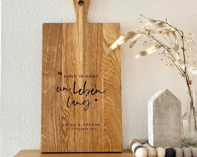 Cutting board with handle EVIE Hand in Hand Oak wood PERSONALIZED