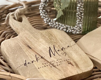 Planche à découper NIKA manche coeur Merci maman pour toutes les petites et grandes choses Cadeau fête des mères planche en bois petite