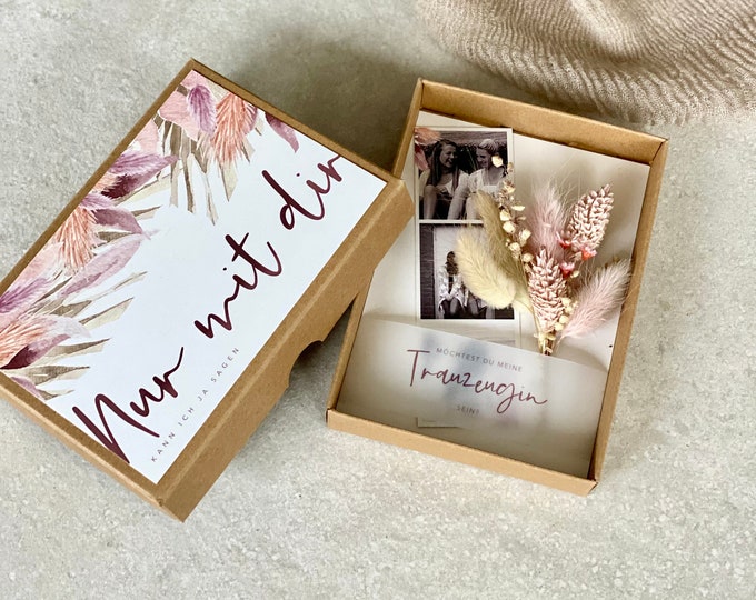 Gift box DARCIE Maid of Honor small bouquet of dried flowers Would you like to be my Maid of Honor? + trailer + opt. Photo strips