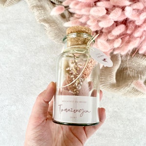Geschenkglas DARCIE Möchtest du meine Trauzeugin sein? mittel Trockenblumenstrauß Personalisiert
