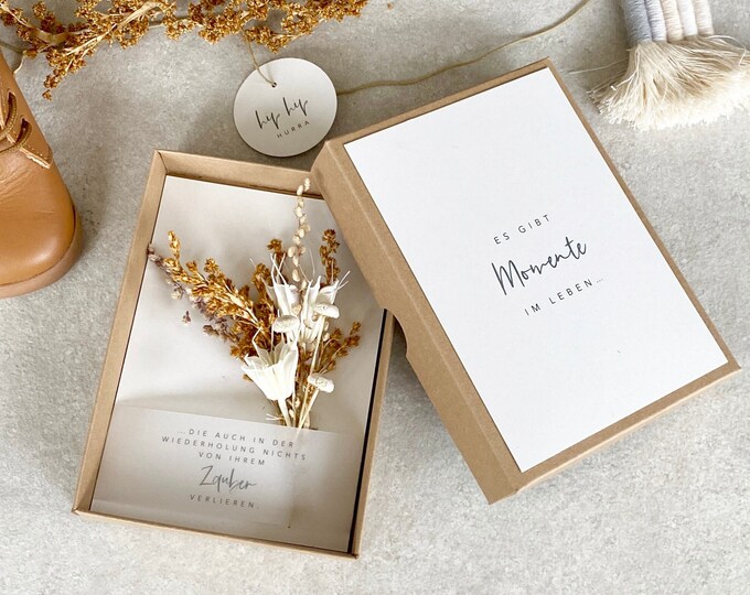 Gift box EVIE small bouquet of dried flowers There are moments + pendant 'hip hip hurray'